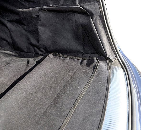 Audi Q7 Cargo Liner tailgate detail