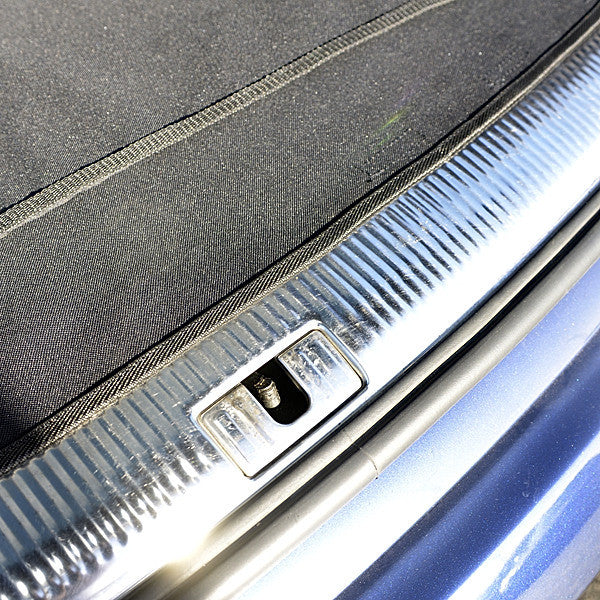 Audi Q7 Cargo Liner tailgate detail